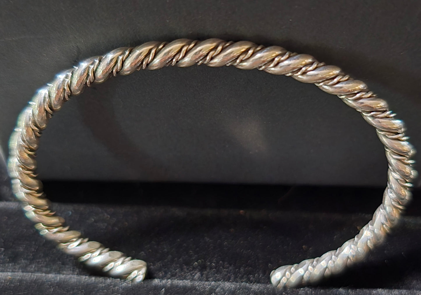 #658 Twisted stacker Cuff Bracelet Size 6